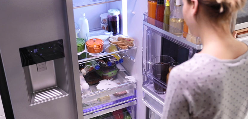 01-how_to_clean_fridge_freezer-830x398