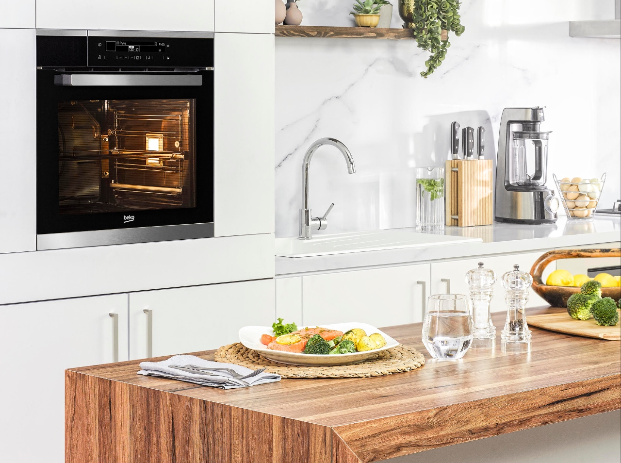 Beko 2019 Cooking Combi Steam+ Oven Lifestyle Photo Without Cast Landscape Low 3 Master