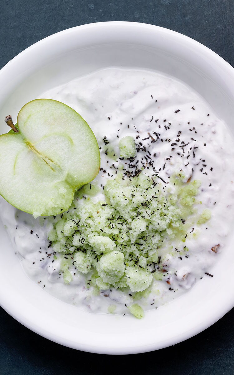 Walnuss-Joghurt mit Apfel-Granita