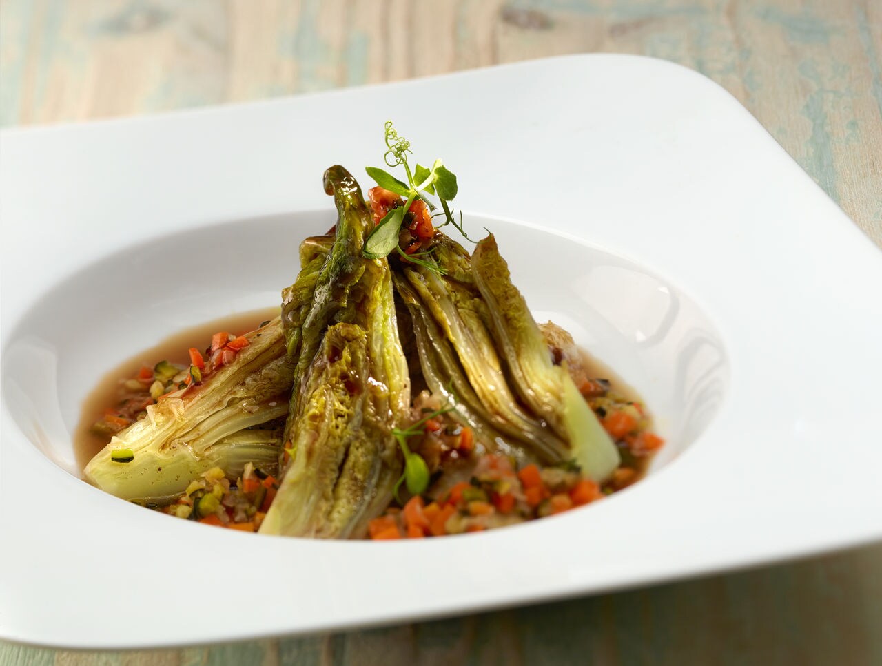 Cogollos de lechuga braseados