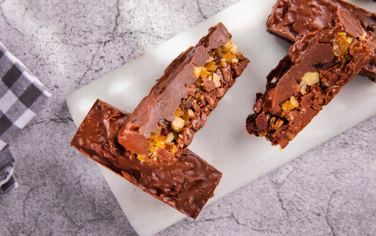 TABLETA DE CHOCOLATE CON FRUTOS SECOS