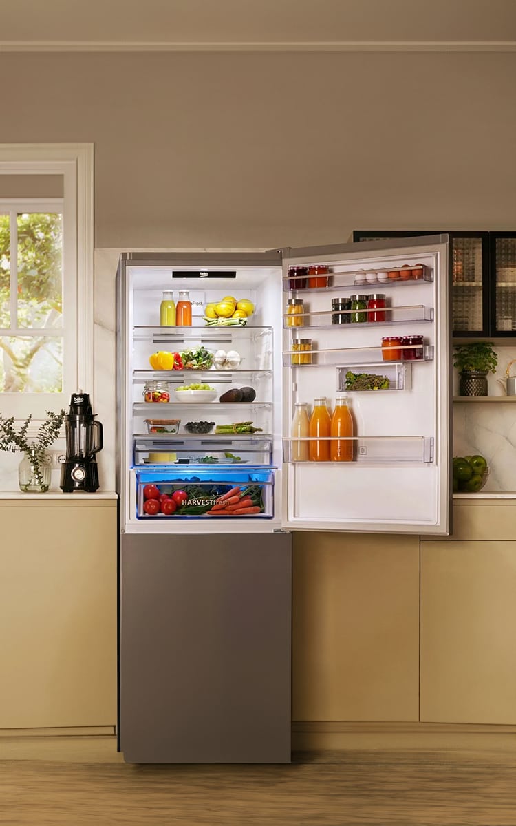 bucatarie - usa combina frigorifica deschisa