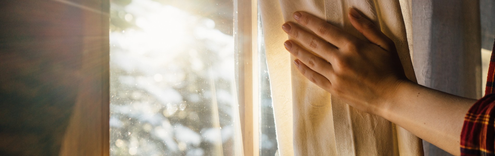 ¿Cómo lavar cortinas en la lavadora? Trucos para no dañarlas ni hacer que encojan