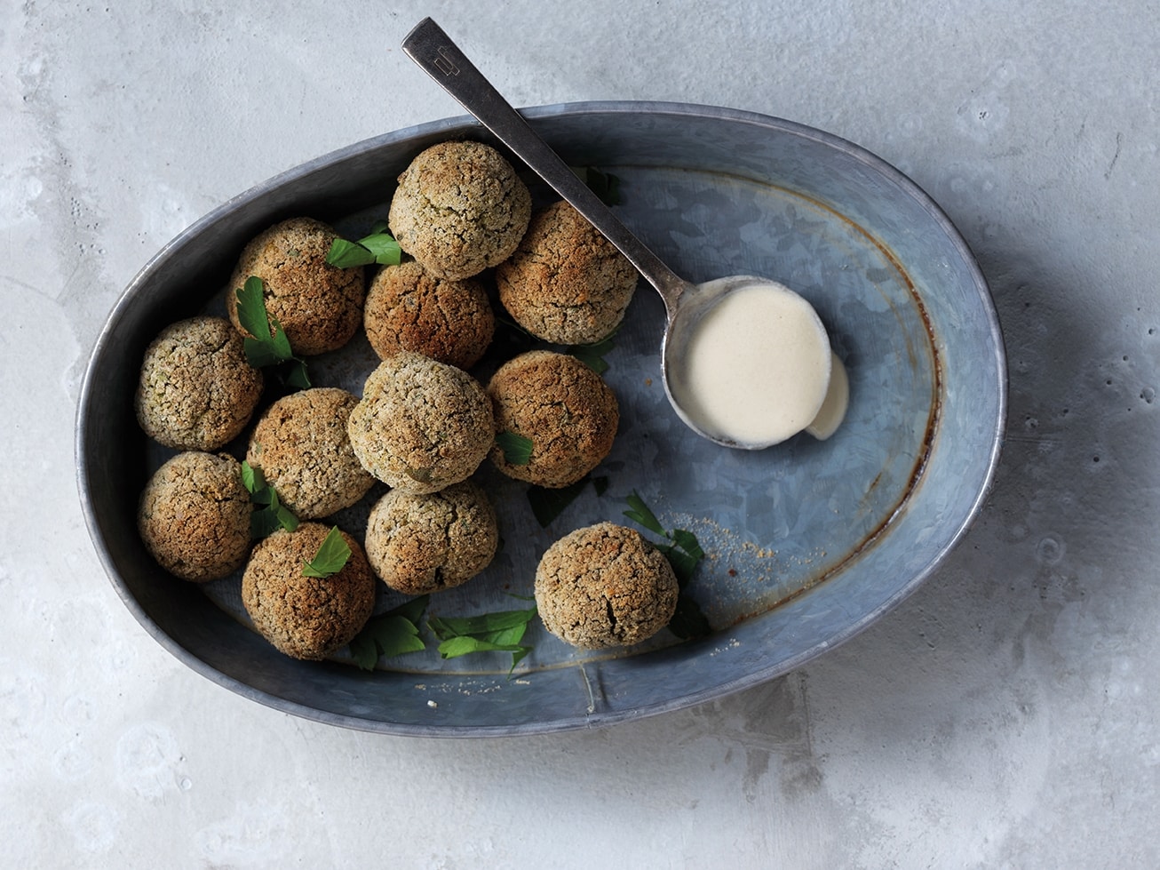 Falafel horneado con salsa de tahini