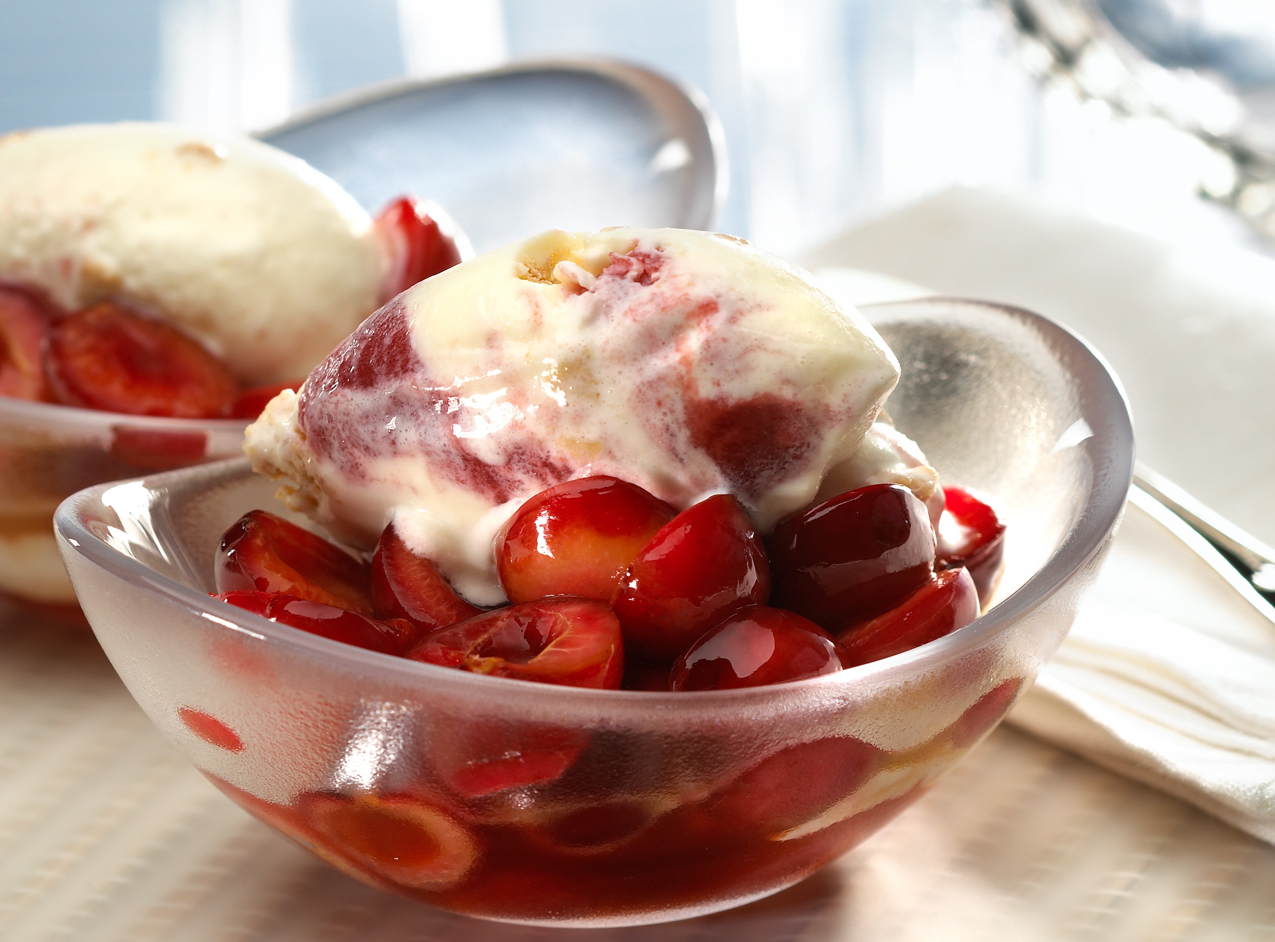 Cerezas salteadas con helado