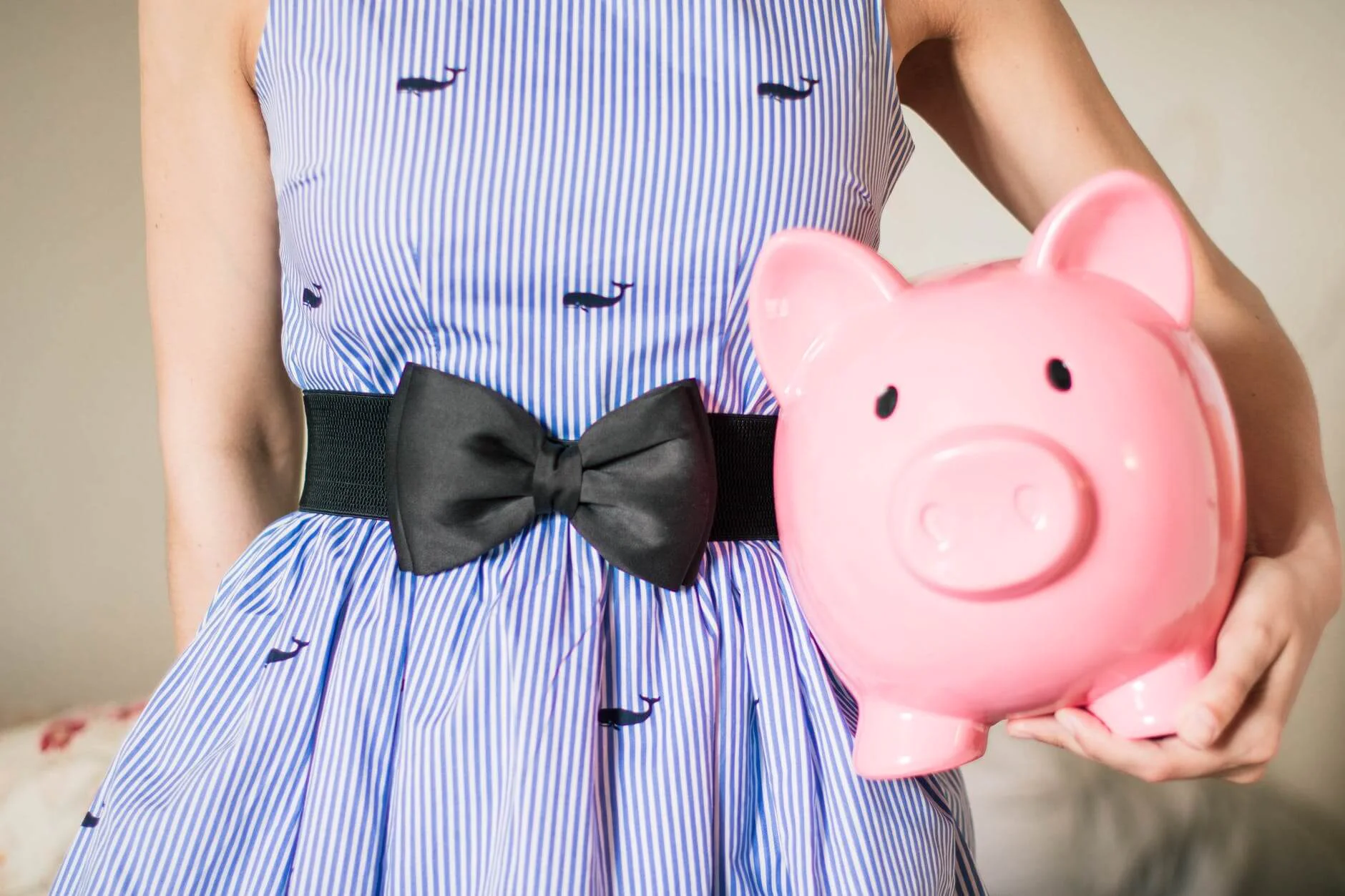 Simple Tips To Spend Less This Holiday Season