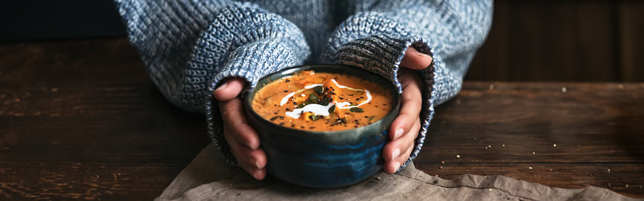 10 retete de supa-crema de legume si de carne pe care merita sa le incerci