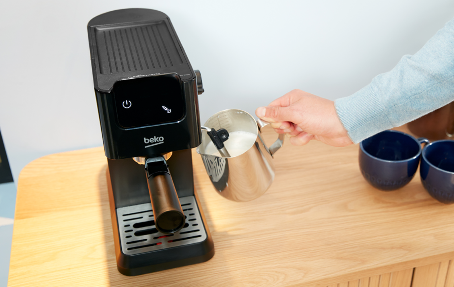Integrated Milk Frother