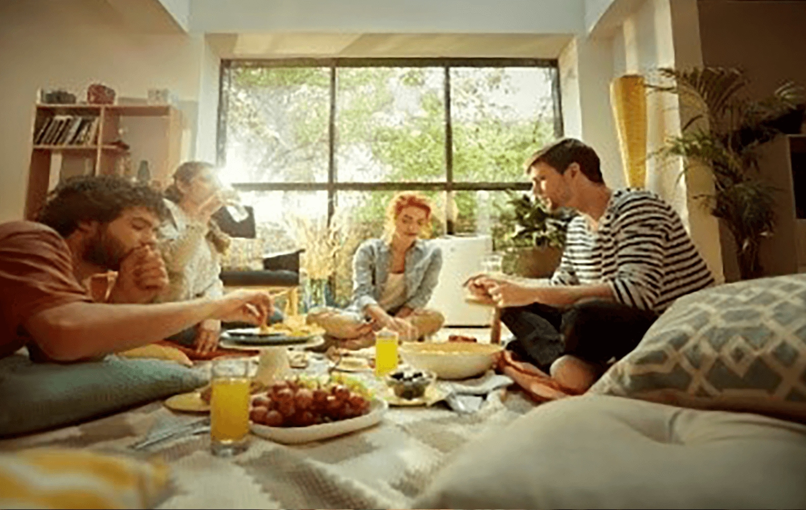 Ice Cube тавиурыг мушгиж, үйлчил